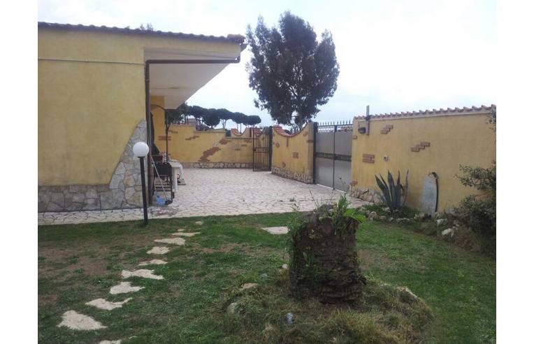 casa indipendente in vendita ad Ardea in zona Nuova Florida