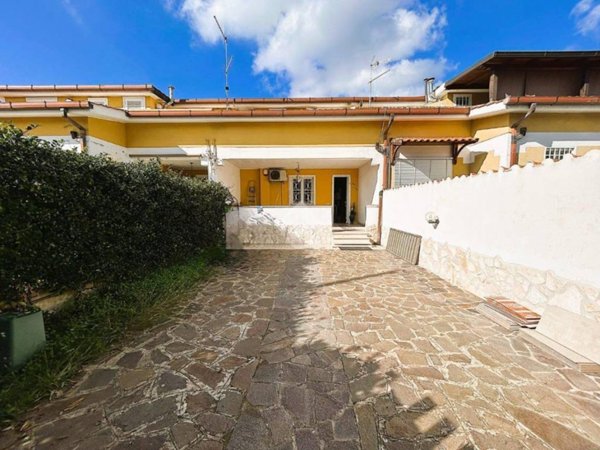 casa indipendente in vendita ad Ardea in zona Nuova Florida