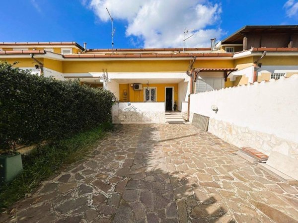 casa indipendente in vendita ad Ardea in zona Nuova Florida