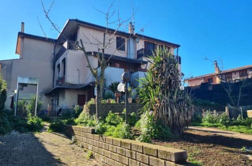 appartamento in vendita ad Ardea in zona Montagnano