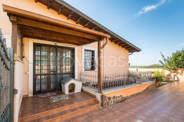 casa indipendente in vendita ad Ardea in zona Colle Romito