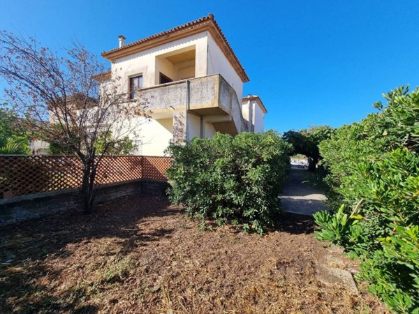 casa indipendente in vendita ad Ardea in zona Marina di Ardea