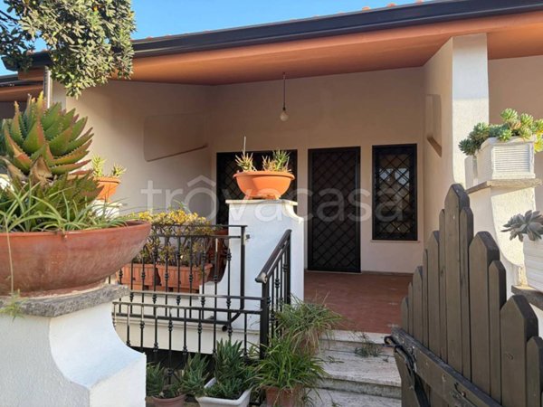 casa indipendente in vendita ad Ardea in zona Marina di Ardea