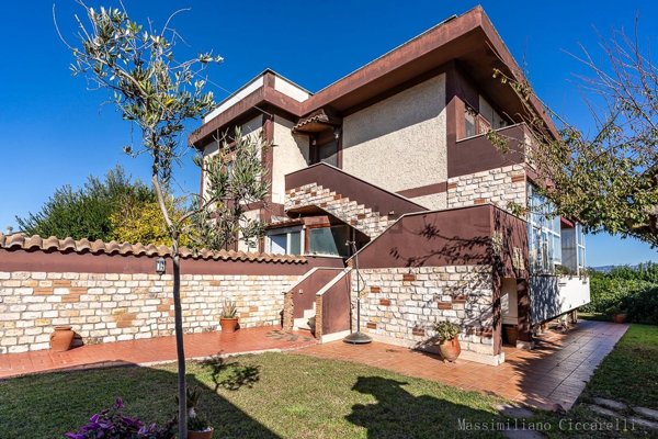 casa indipendente in vendita ad Ardea