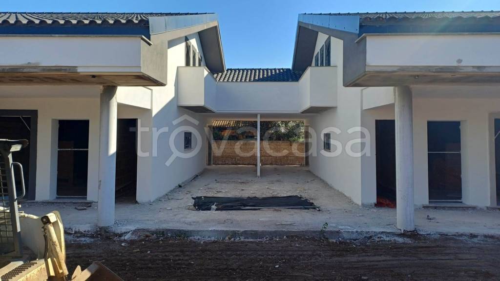 casa indipendente in vendita ad Ardea in zona Lido dei Pini