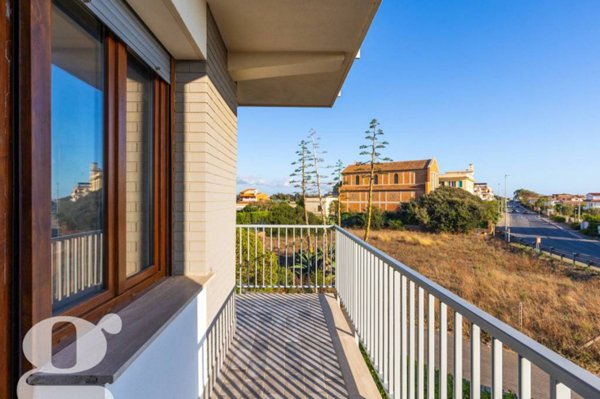 appartamento in vendita ad Ardea in zona Marina di Ardea