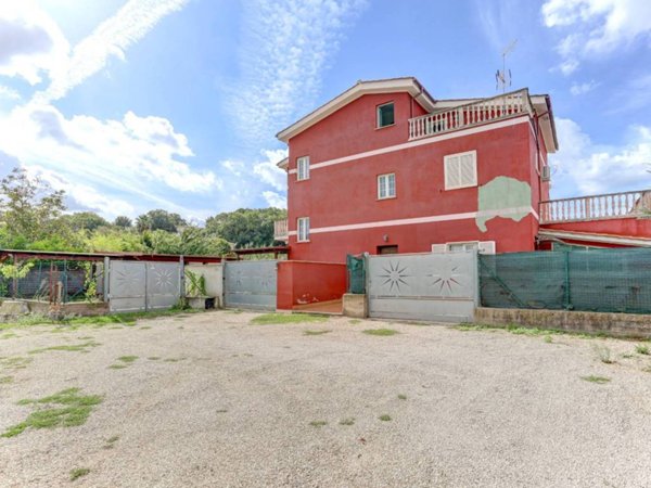 appartamento in vendita ad Ardea in zona Banditella