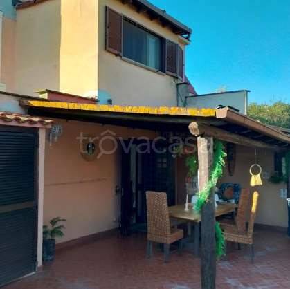 casa indipendente in vendita ad Ardea in zona Nuova California