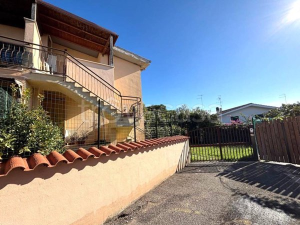 appartamento in vendita ad Ardea in zona Nuova California