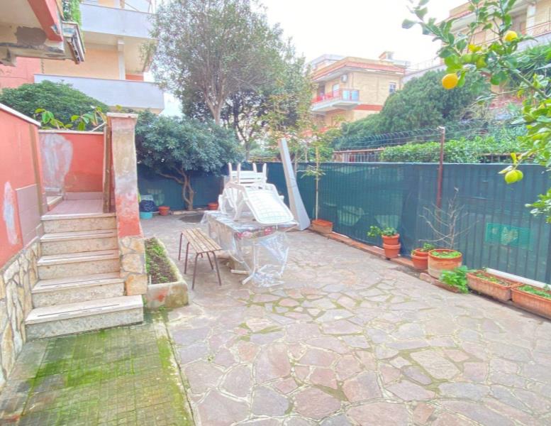 appartamento in vendita ad Ardea in zona Marina di Ardea