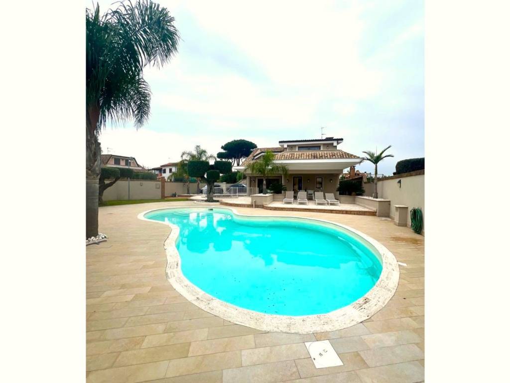 casa indipendente in vendita ad Ardea in zona Nuova Florida