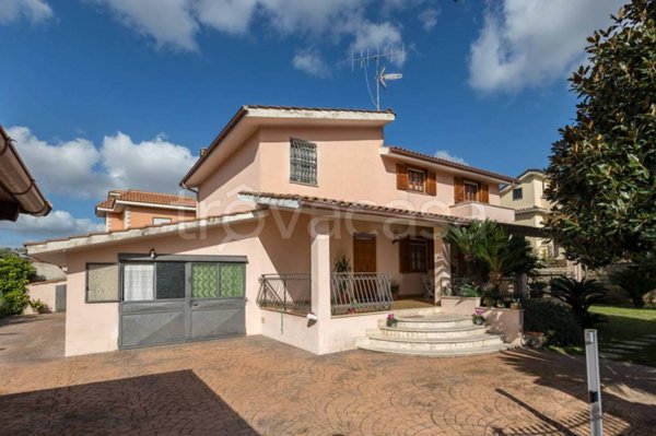 casa indipendente in vendita ad Ardea in zona Banditella