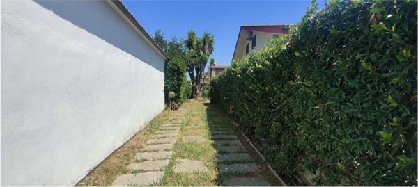 appartamento in vendita ad Ardea in zona Lido dei Pini