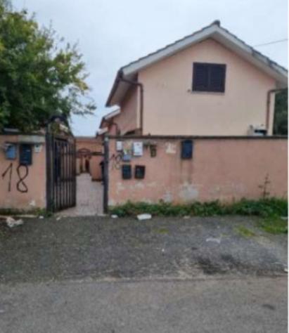 appartamento in vendita ad Ardea in zona Castagnola