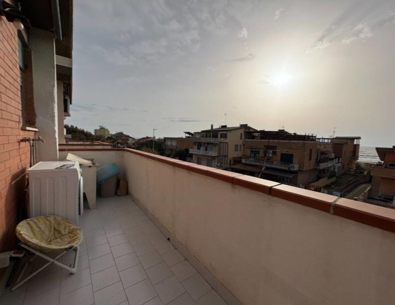 appartamento in vendita ad Ardea in zona Marina di Ardea