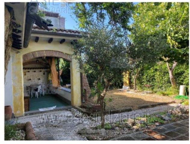 casa indipendente in vendita ad Ardea in zona Marina di Ardea
