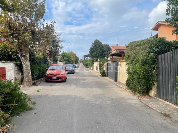 casa indipendente in vendita ad Ardea in zona Colle Romito