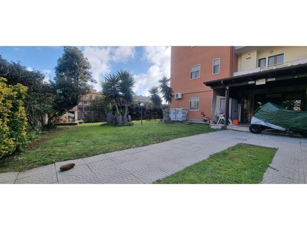 appartamento in vendita ad Ardea in zona Marina di Ardea