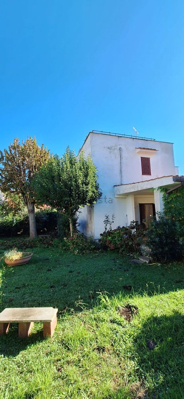 casa indipendente in vendita ad Ardea in zona Nuova California