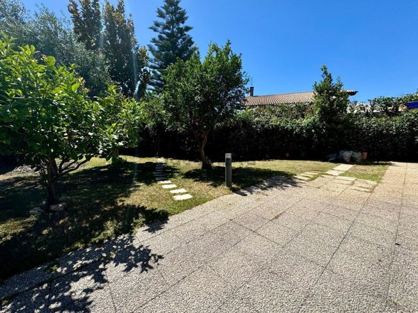 appartamento in vendita ad Ardea in zona Nuova California