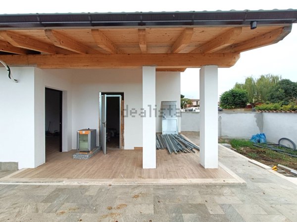 casa indipendente in vendita ad Ardea in zona Nuova Florida