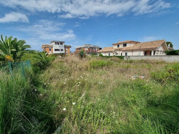 terreno edificabile in vendita ad Ardea