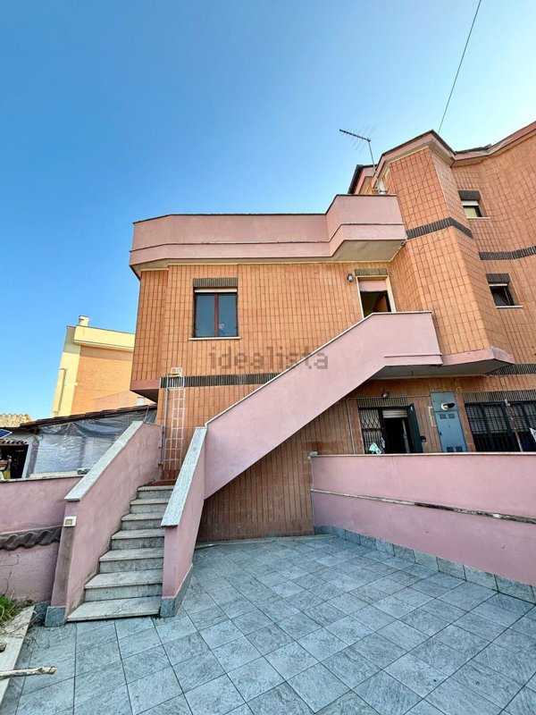 casa indipendente in vendita ad Ardea in zona Marina di Ardea