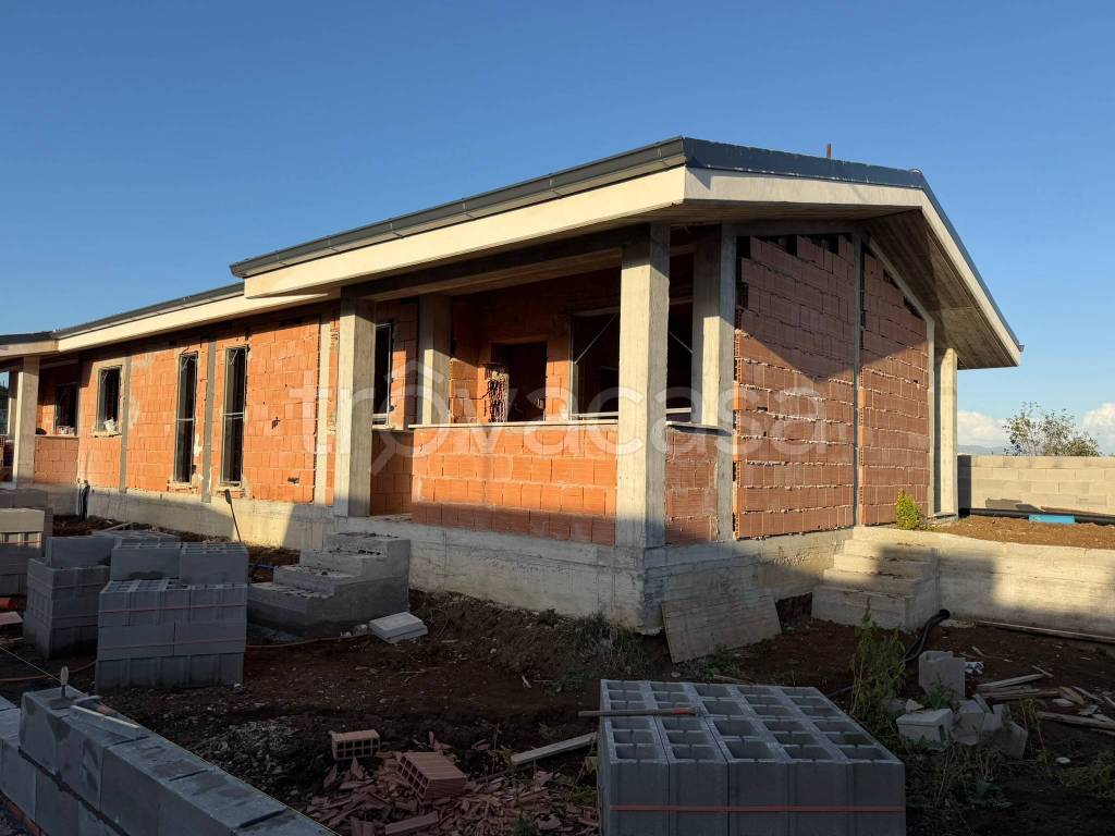 casa indipendente in vendita ad Ardea in zona Banditella