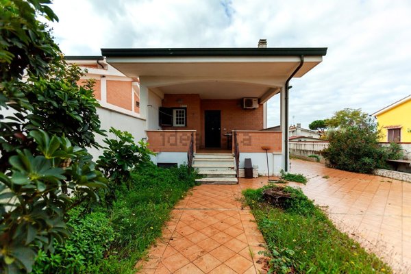 casa indipendente in vendita ad Ardea in zona Nuova Florida
