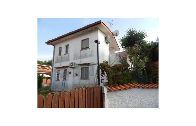 appartamento in vendita ad Ardea in zona Colle Romito