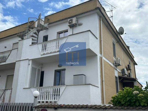 casa indipendente in vendita ad Ardea in zona Marina di Ardea