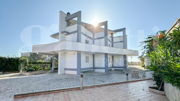 appartamento in vendita ad Ardea in zona Marina di Ardea