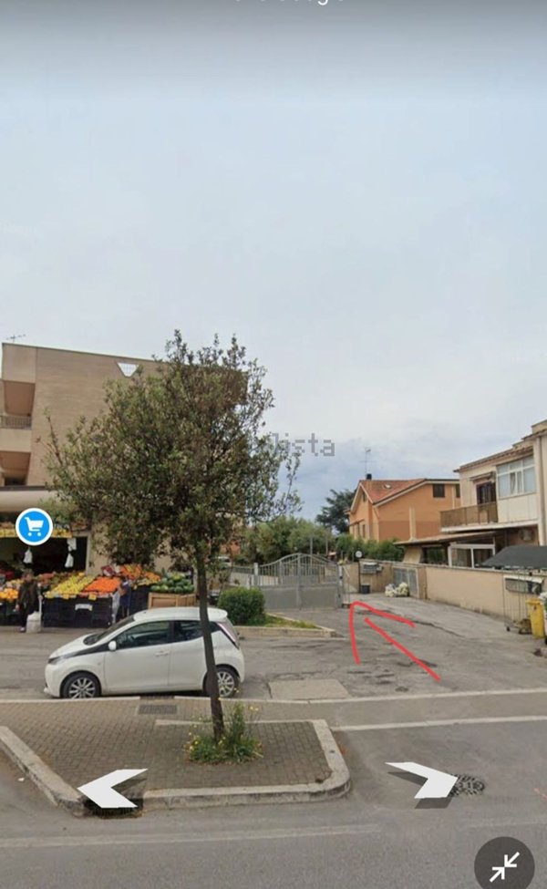 locale di sgombero in vendita ad Ardea