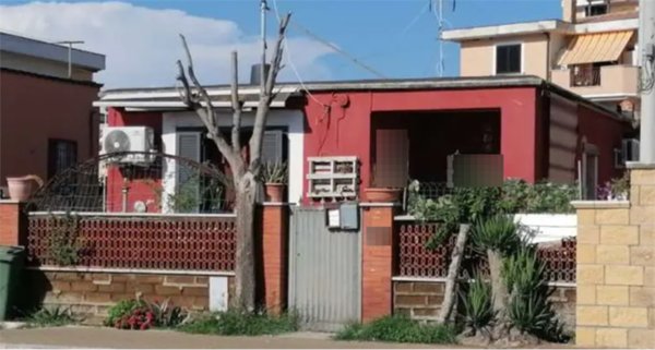 casa indipendente in vendita ad Ardea in zona Marina di Ardea