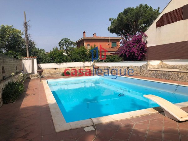 casa indipendente in vendita ad Ardea in zona Colle Romito