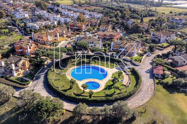 casa indipendente in vendita ad Ardea in zona Nuova California