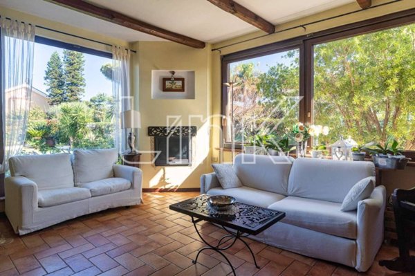 casa indipendente in vendita ad Ardea in zona Marina di Ardea