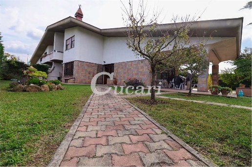 casa indipendente in vendita ad Ardea in zona Nuova California