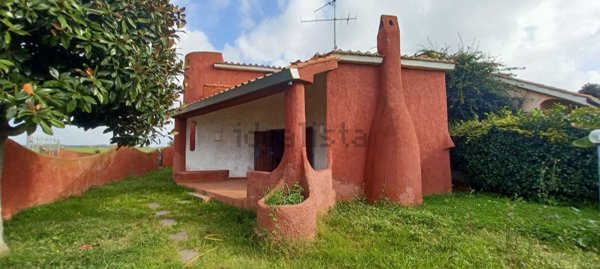 casa indipendente in vendita ad Ardea in zona Colle Romito