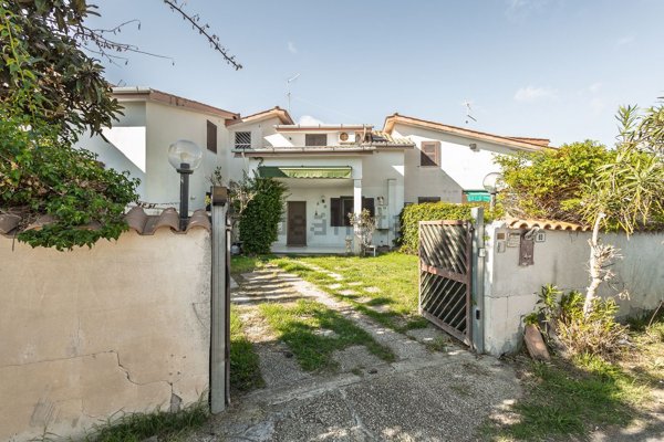 appartamento in vendita ad Ardea in zona Nuova Florida