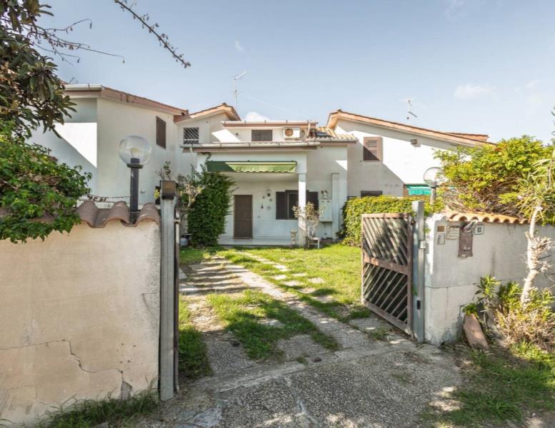 villa in vendita ad Ardea in zona Nuova Florida