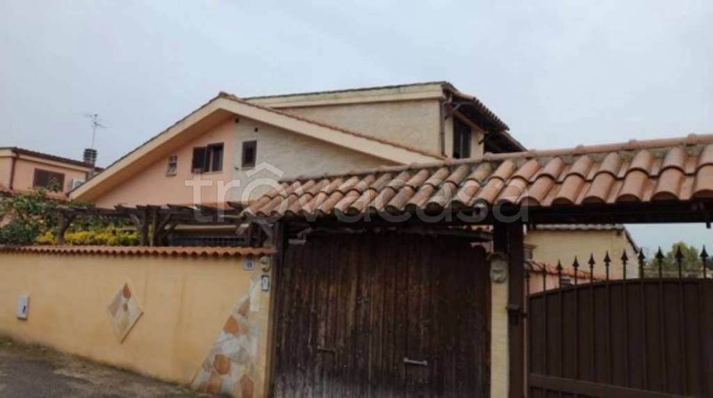 casa indipendente in vendita ad Ardea in zona Nuova Florida