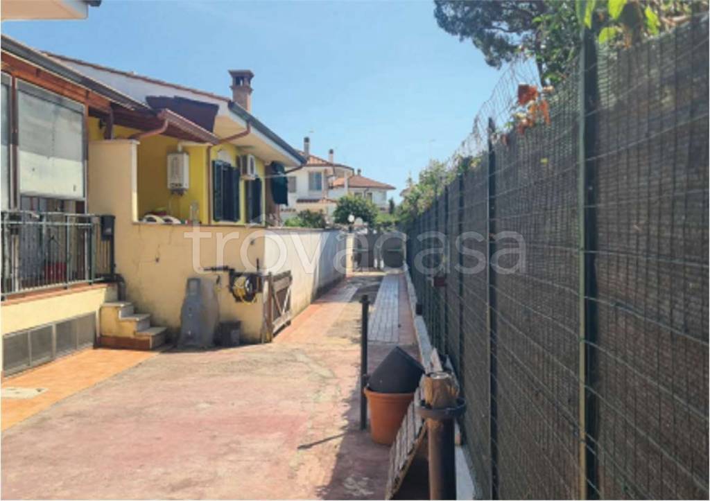 casa indipendente in vendita ad Ardea in zona Nuova Florida