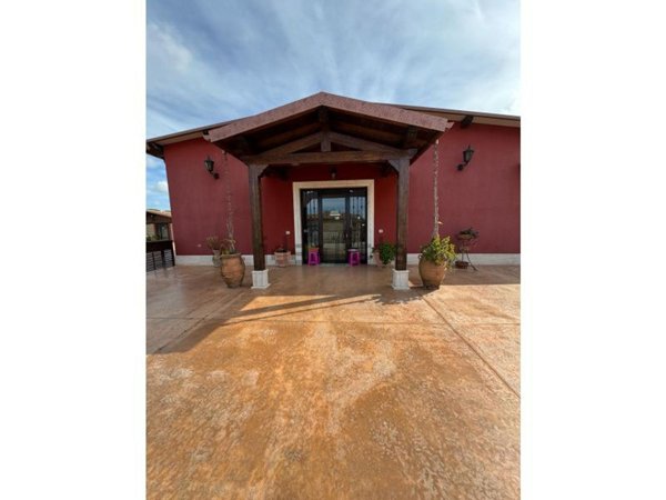 locale commerciale in vendita ad Ardea in zona Colle Romito