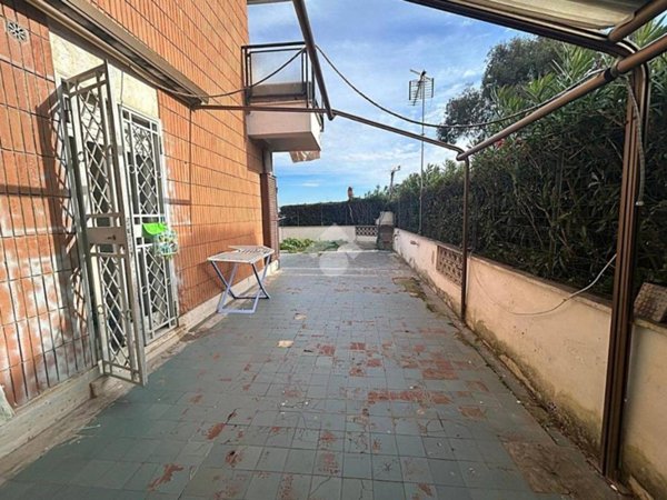 appartamento in vendita ad Ardea in zona Marina di Ardea