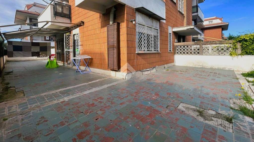 appartamento in vendita ad Ardea in zona Marina di Ardea