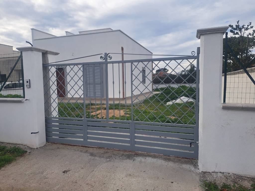 casa indipendente in vendita ad Ardea in zona Colle Romito