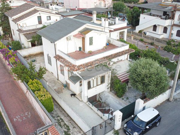 casa indipendente in vendita ad Ardea in zona Nuova Florida