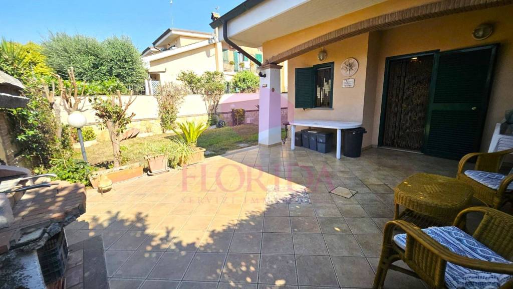 casa indipendente in vendita ad Ardea in zona Colle Romito