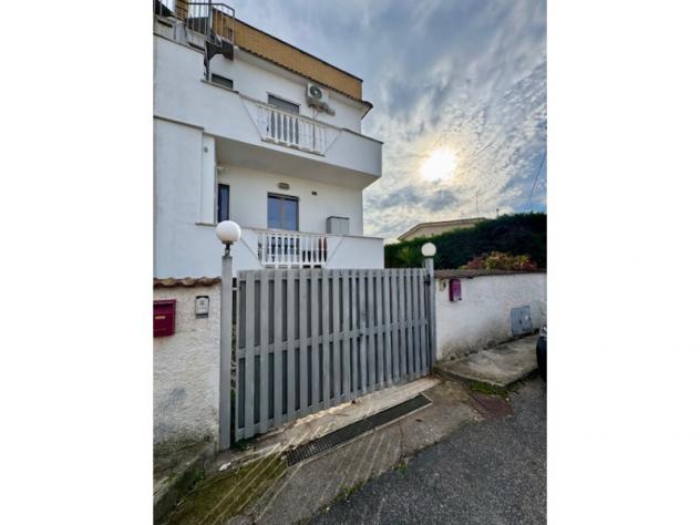 appartamento in vendita ad Ardea in zona Marina di Ardea